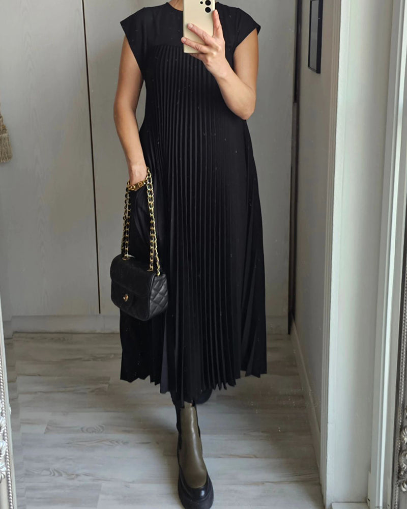 Selene – Pleated Maxi Dress