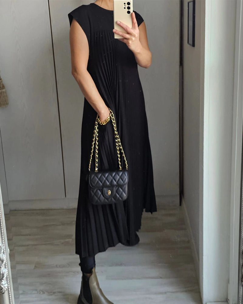 Selene – Pleated Maxi Dress