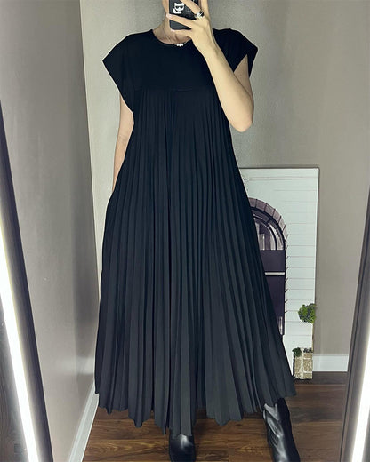 Selene – Pleated Maxi Dress