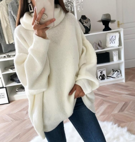 Women's Oversized Beige Knitted Turtleneck Jumper  | Ideal for Autumn/Winter